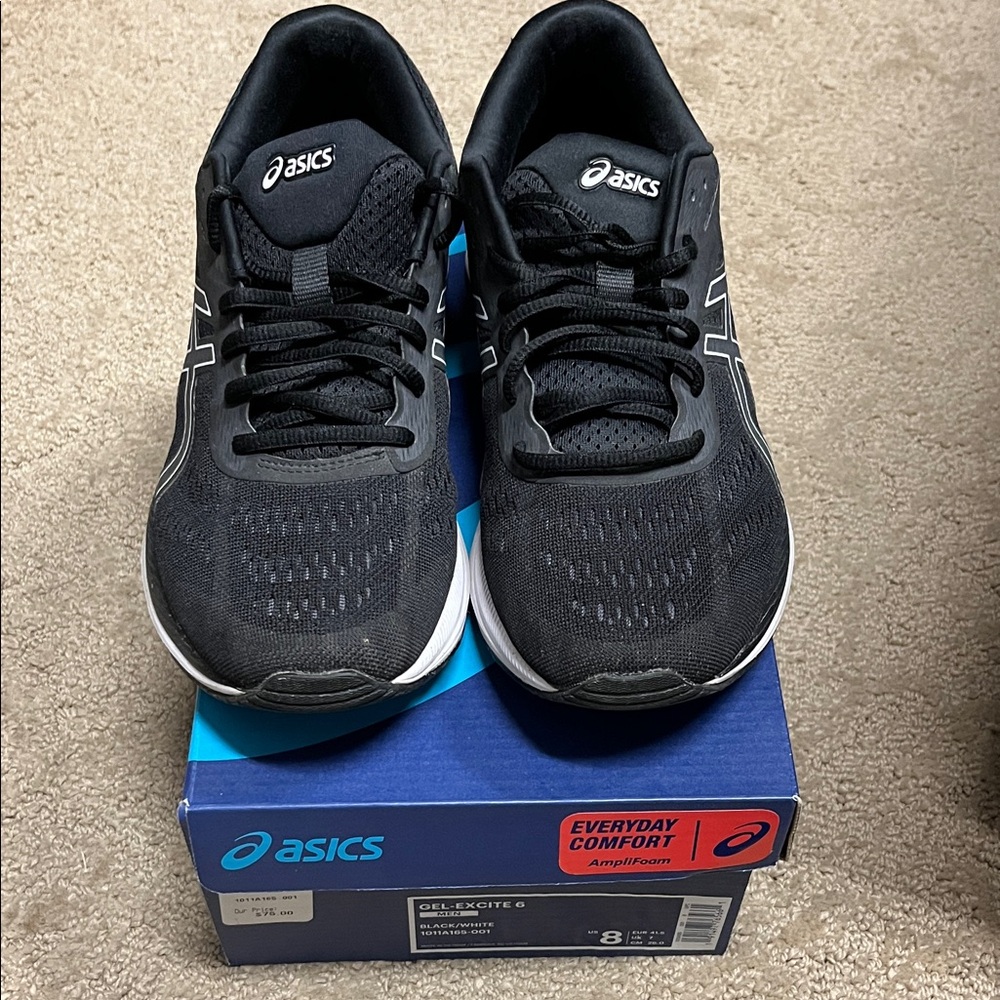 ASICS Gel-Excite 4 Black and White Running Shoes